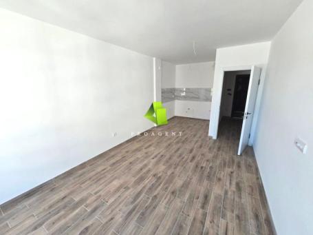 Odmah useljiv dvoiposoban stan u novogradnji, Pantelej ID#8001