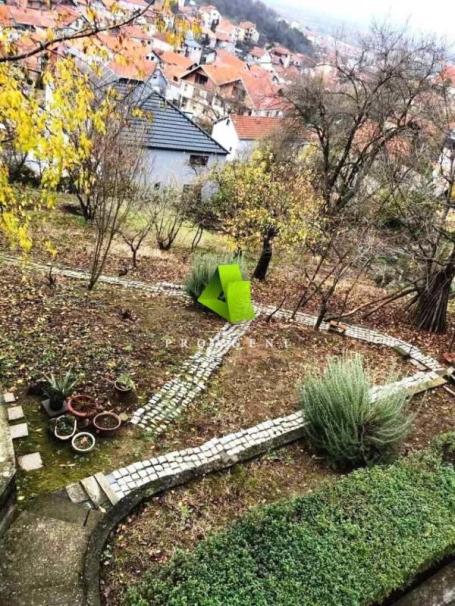 Parcela sa kućnom, namenjena investitorima, Palilula ID#8400