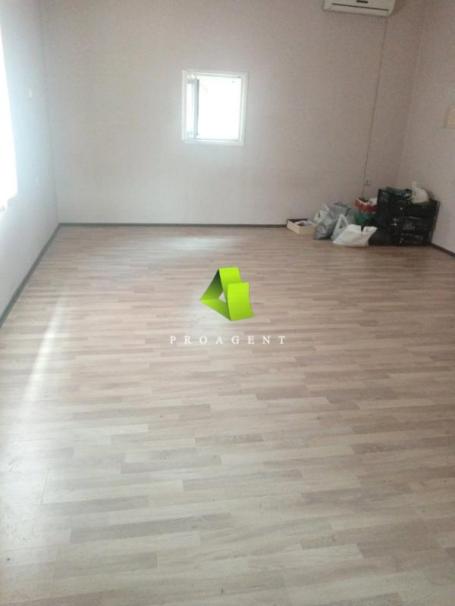 Kuća sa pomoćnim objektima na placu od 6ari, Donji Komren ID#8523