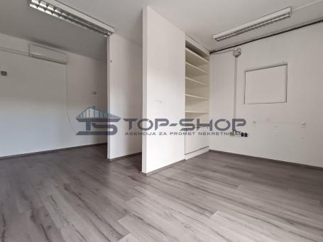 Remetinec, Excellent commercial space with parking, 96m2