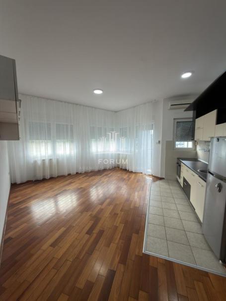 Trosoban stan na Bulevaru Evrope, Novi Sad, 67 m²