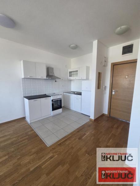 Jednoiposoban stan 38 m², Sajmište, Novi Sad, 