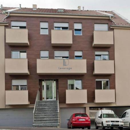 Braće Jerković, 61m2