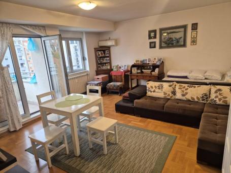 Crveni krst, Vojislava Ilića, 39m2