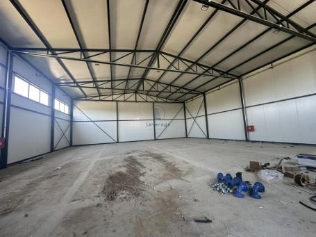 Hala, Surčin, 360m2
