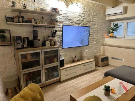 CENTAR RENOVIRAN NOV NAMESTEN STAN 113000E UKNJIZENO