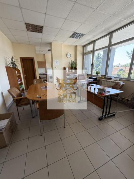 IZDAJE SE LOKAL 43m2, BULEVAR EVROPE, MOGUCNOST IZDAVANJA I PARKING MESTA