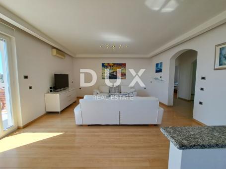 OPATIJA, IČIĆI - penthouse s panoramskim pogledom i dvorišnom zgradom