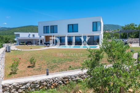 CRIKVENICA, ŠMRIKA – Hochwertiger Neubau mit Pool und Panoramablick