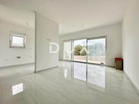 ISTRA, BUJE - Komforni 1S+DB u novogradnji s vrtom