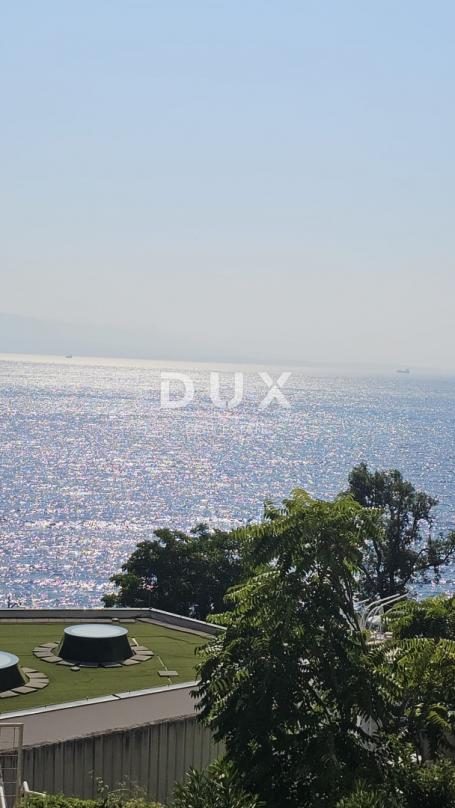 OPATIJA - Prostrani stan s pogledom u secesijskoj vili s puno potencijala, 152m2