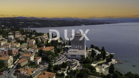 OPATIJA, ZENTRUM – Schönes modernes Haus mit eigenem Eingang, hochwertigem Garten und Meerblick