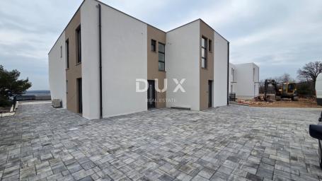 CRIKVENICA, JADRANOVO - vila s bazenom i pogledom, 277m2