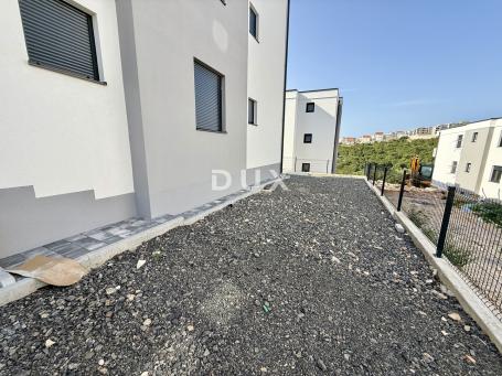 KVARNER, NOVI VINODOLSKI - Stan u novogradnji s okućnicom