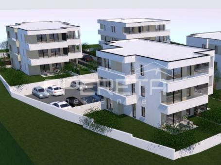 Investicija! Zemljište s građevinskom dozvolom- Brodarica