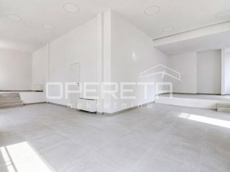 STROGI CENTAR, POSLOVNI PROSTOR, 116 M2, ULIČNI LOKAL. 