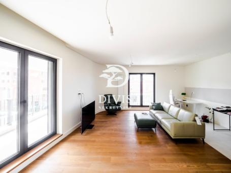 Luksuzan trosoban stan u Banovo Brdo Residence kompleksu,91m2