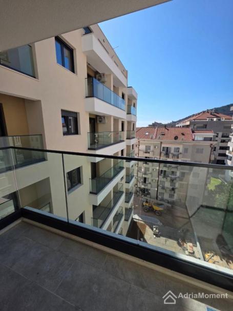 Budva Rozino — jednosoban stan u novoj zgradi