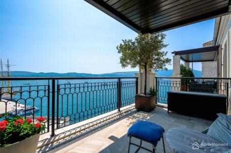Dvosoban stan u Porto Montenegro s panoramskim pogledom
