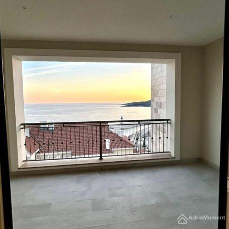 Hitna prodaja gotovog stana u Iris residence - Luštica Bay Marina Village