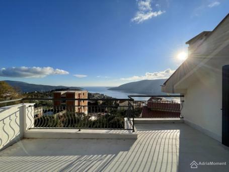 Vila s bazenom na Toploj - Herceg Novi