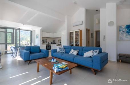 Penthouse u kompleksu Lavender Bay, Morinj