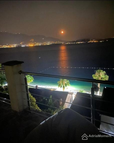 Kuća na Jadranskom moru. Bijela - 70 metara od mora!