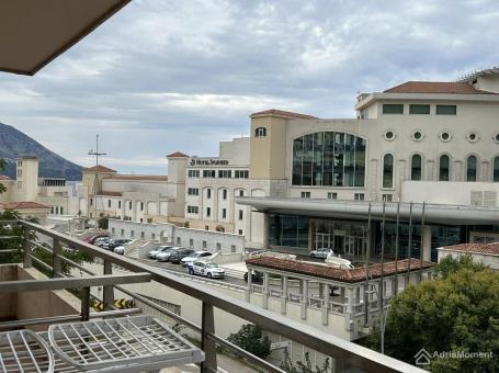 Dvosoban stan 84 m2 u Bečićima – nasuprot hotela Splendid