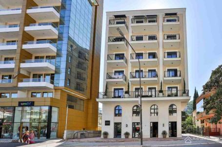 Dvoetažni apartman u Allure hotelu - strogi centar Budve