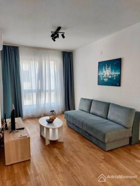 Namješten jednosoban stan u Bečićima - 400 metara od mora