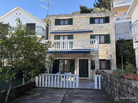 Prodaje se kuća u Zelenici – pogodna za mini hotel
