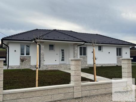 Na prodaju kuća na Kosmaju, 144m2