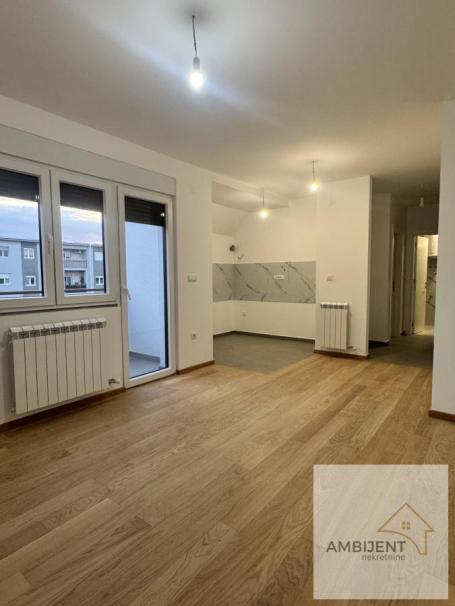 Jednoiposoban stan 41 m², Surčin