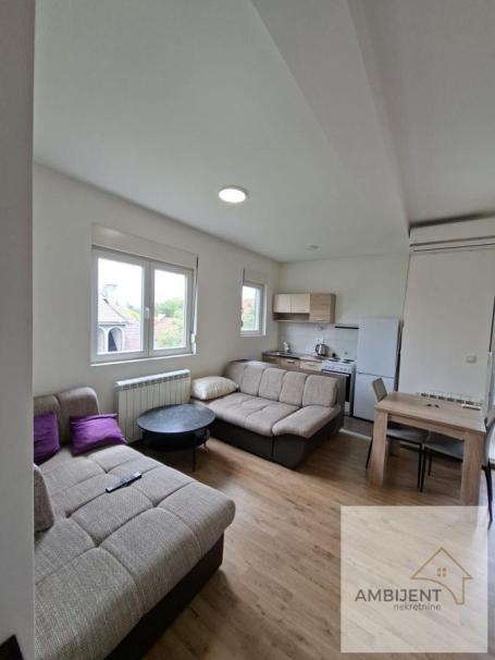 Dvosoban stan 45 m², Altina, Zemun