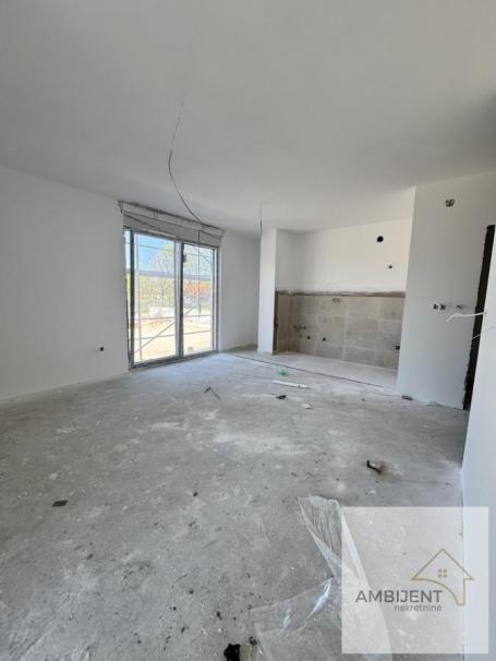 Na prodaju stan u Starim Banovcima, 55m2