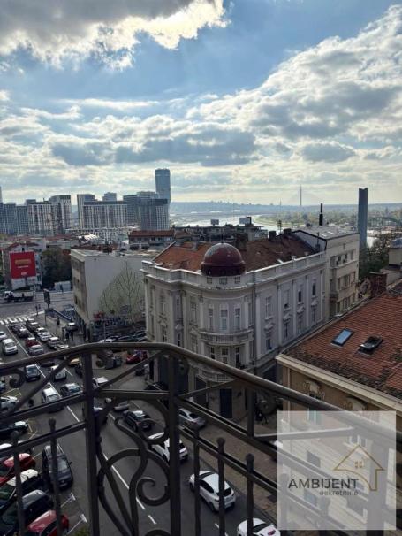 Centar Beograda  144 m² uknjizen, renoviran , retko u ponudi