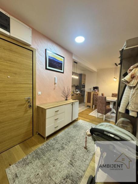 Trosoban stan u Novim Banovcima , 70m2