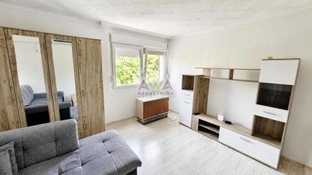 Centar Odžaka – Renoviran jednoiposoban stan 46m², namešten