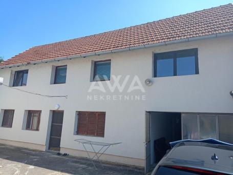 Apatin. Dve kuće, starija 81m2 i novija spratna 93m2 plac 438 m2