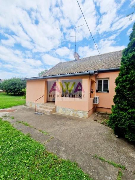Sombor – MZ Crvenka – Renovirana dvosobna kuća 89m², plac 616m²