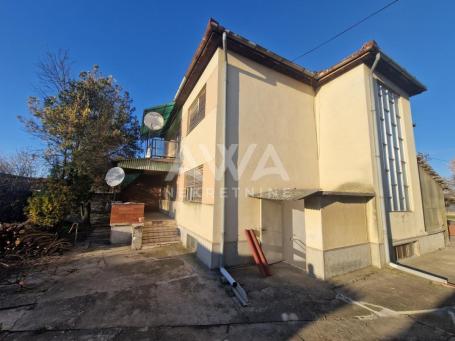 Bezdan. Kuća na sprat, 147m2, plac 11a