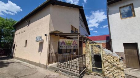 Sombor – Stambeno-poslovni objekat sa dve hale, idealan za porodični biznis