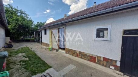Na prodaju prizemna kuća na selu u Doroslovu