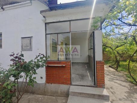 Apatin – Dve kuće po ceni jedne, plac 553m2