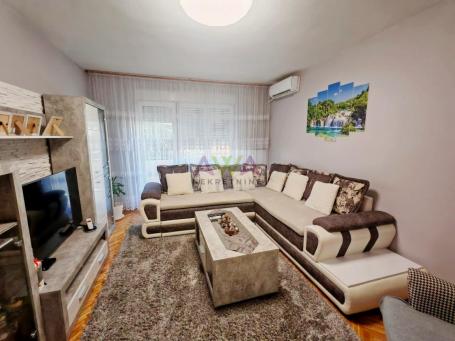 Trosoban stan 86m2 kompletno renoviran