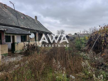 Sonta. Kuća 229m2, plac 9ar za adaptaciju ili rušenje