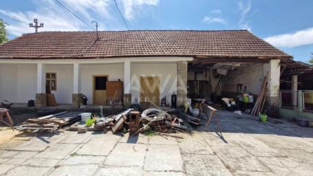 Bezdan, Kuća 172m2 sa pomoćnim objektima