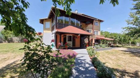 Kljajićevo – Velika porodična kuća 171m² na placu od 1.485m²
