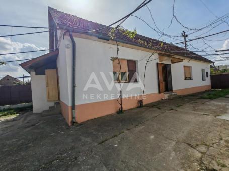 Kljajićevo. Dve kuće 210m2, plac 18ar