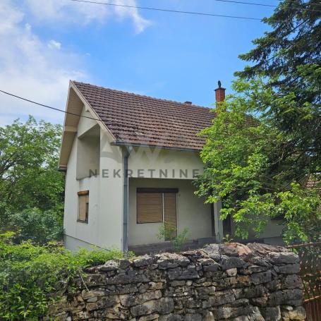 Boljevac - Krivi  Vir , kuća 35m2 na placu od oko 4ari